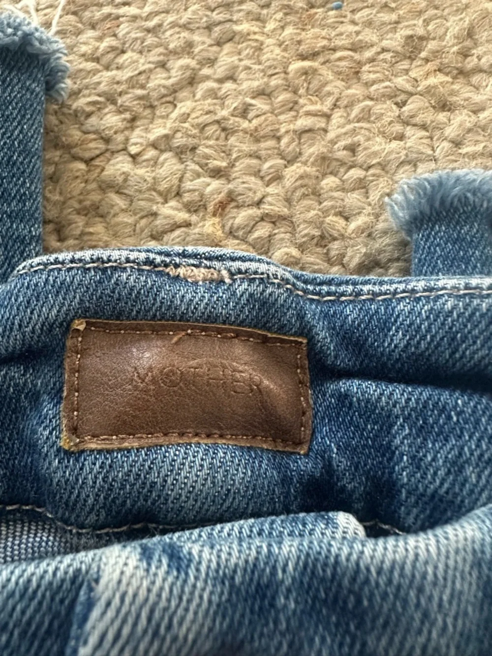 Mother Jeans The Roller Fray - Picture 2 of 7